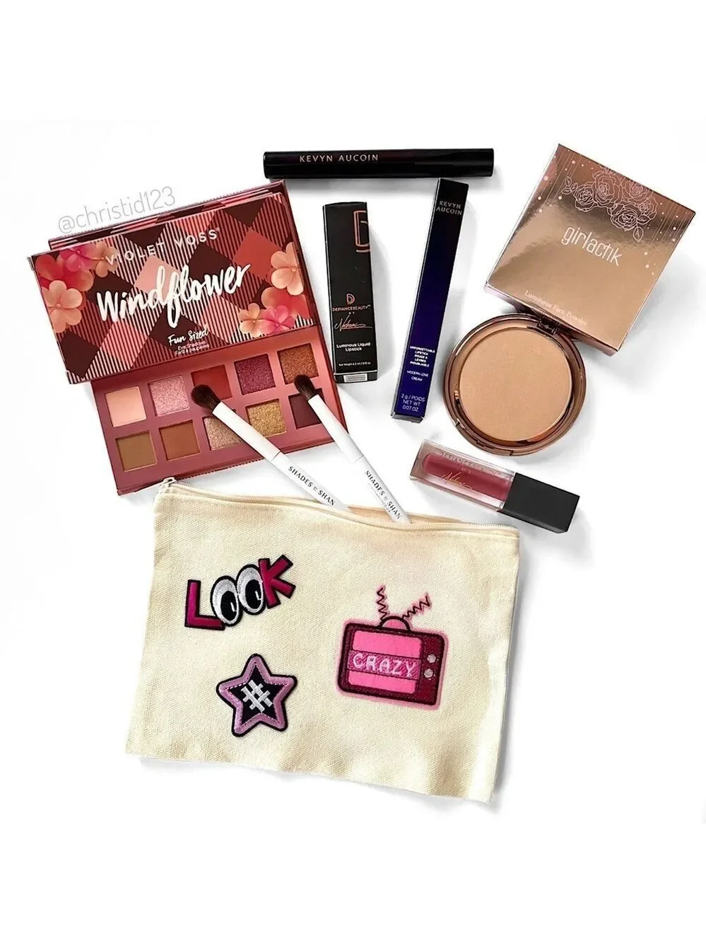 Makeup Bundle - Picture 1 of 7